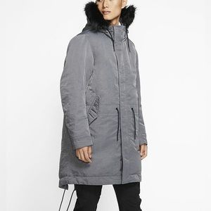 Nike Down filled hooded fishtail parka BV4751-021